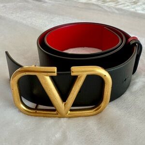 Valentino VLOGO Reversible Leather Belt Black Red